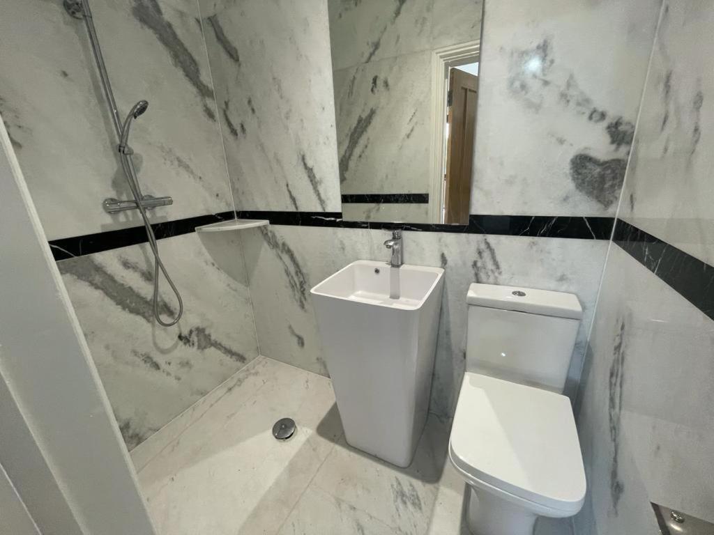 371 Cranbrook Rd Ig2 Ξενοδοχείο Ίλφορντ Εξωτερικό φωτογραφία