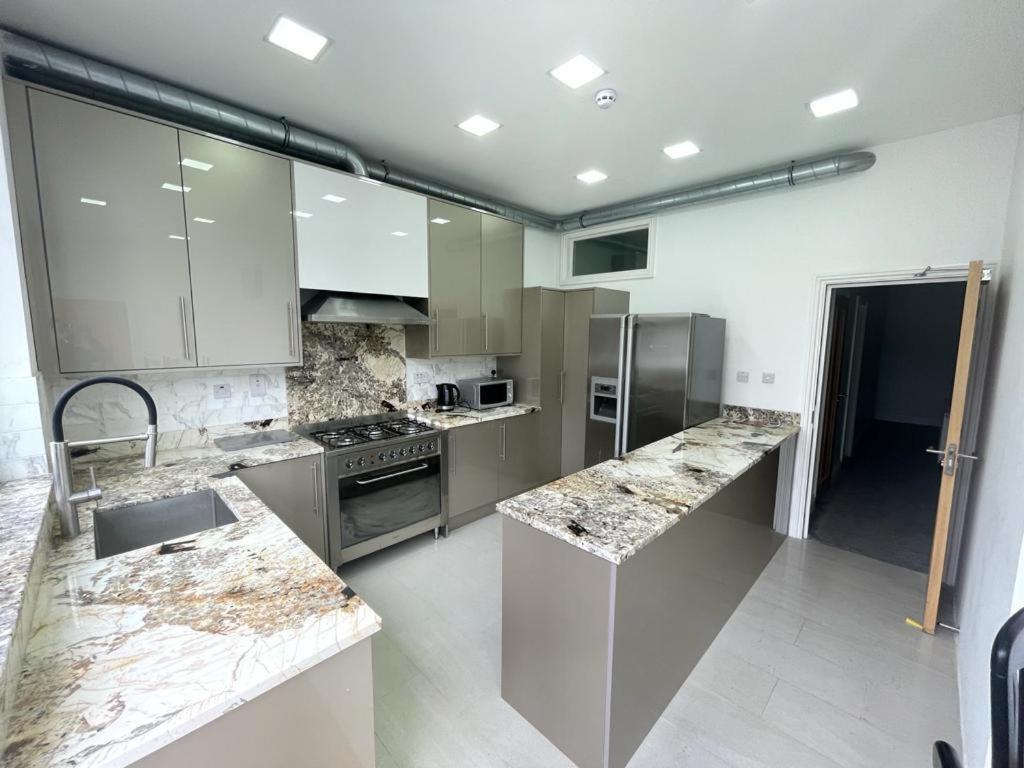 371 Cranbrook Rd Ig2 Ξενοδοχείο Ίλφορντ Εξωτερικό φωτογραφία